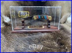 Buck David Yellowhorse 112 custom Sacred Eagle Knife In Covered Display Case